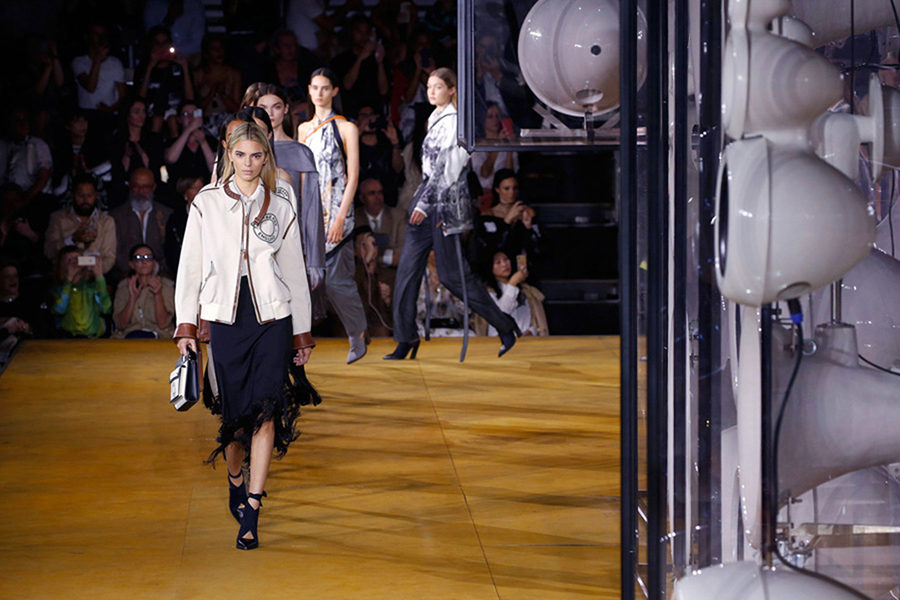 ��� �������� ���������� ������������� Gucci � Burberry